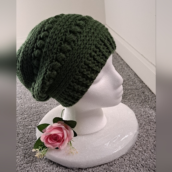 womans hat - Picture 3 of 4